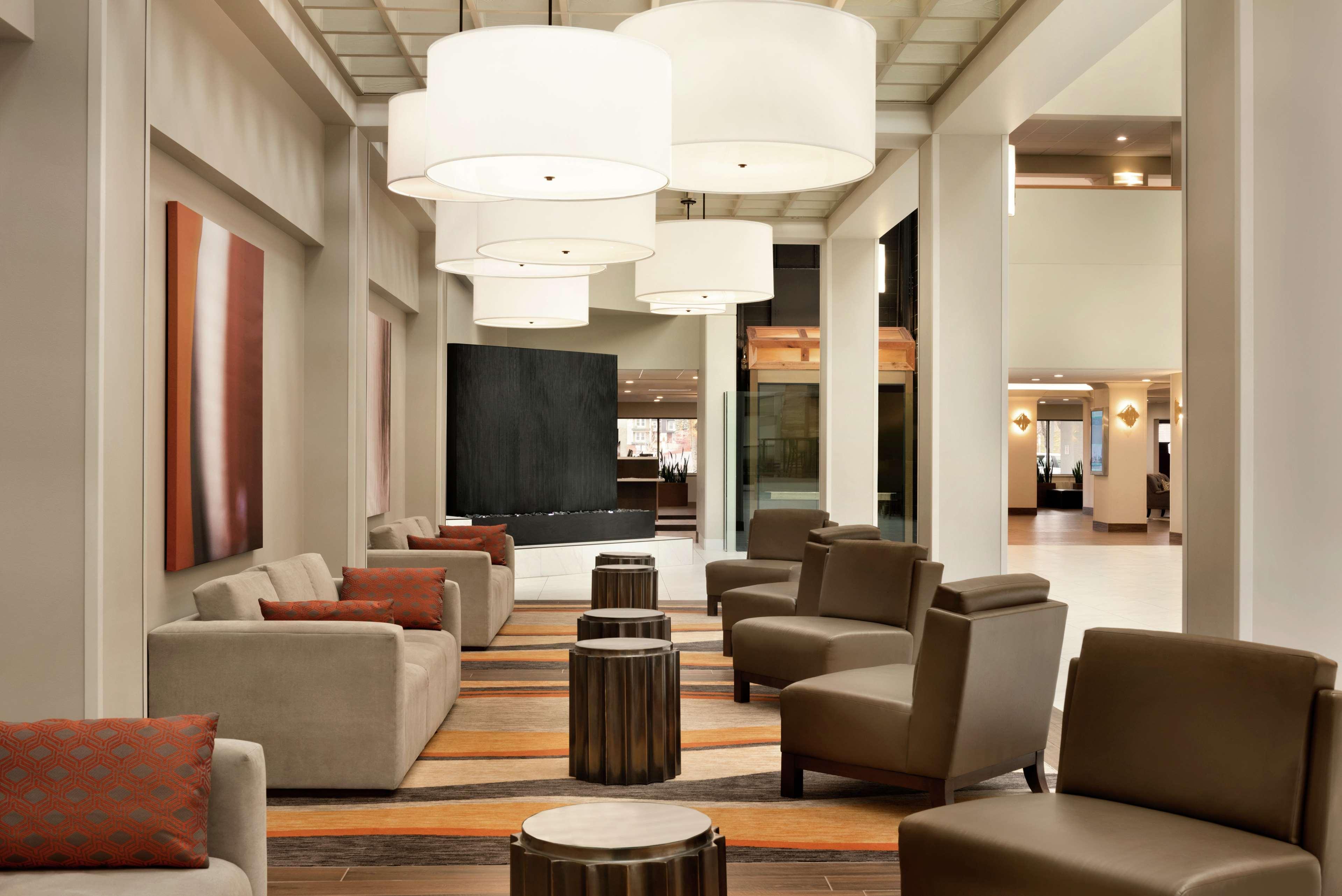 Embassy Suites By Hilton Milwaukee Brookfield Exterior foto